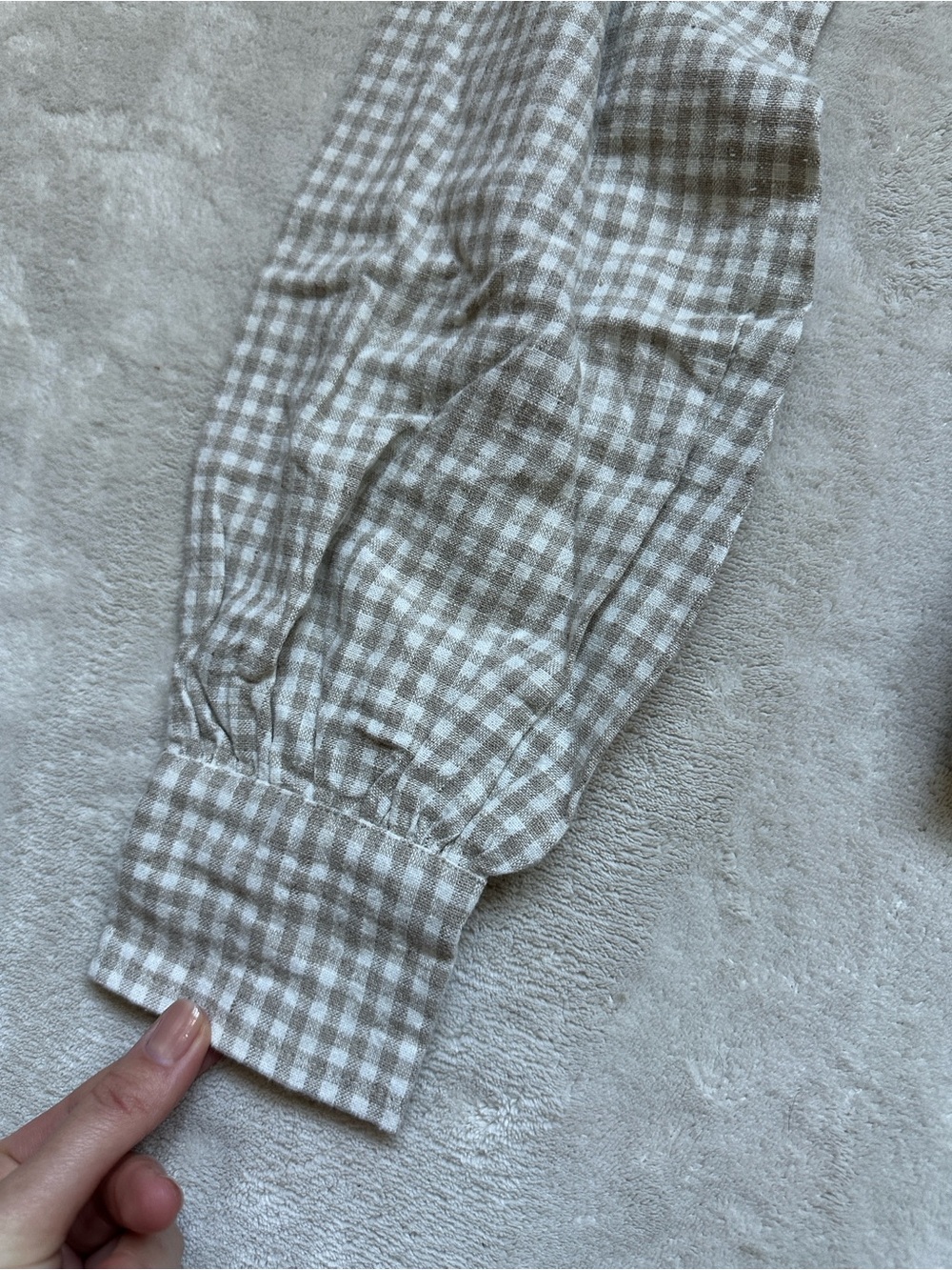 Free the label Cream and Taupe Gingham Balloon Sleeve Blouse - Picture 6 of 9